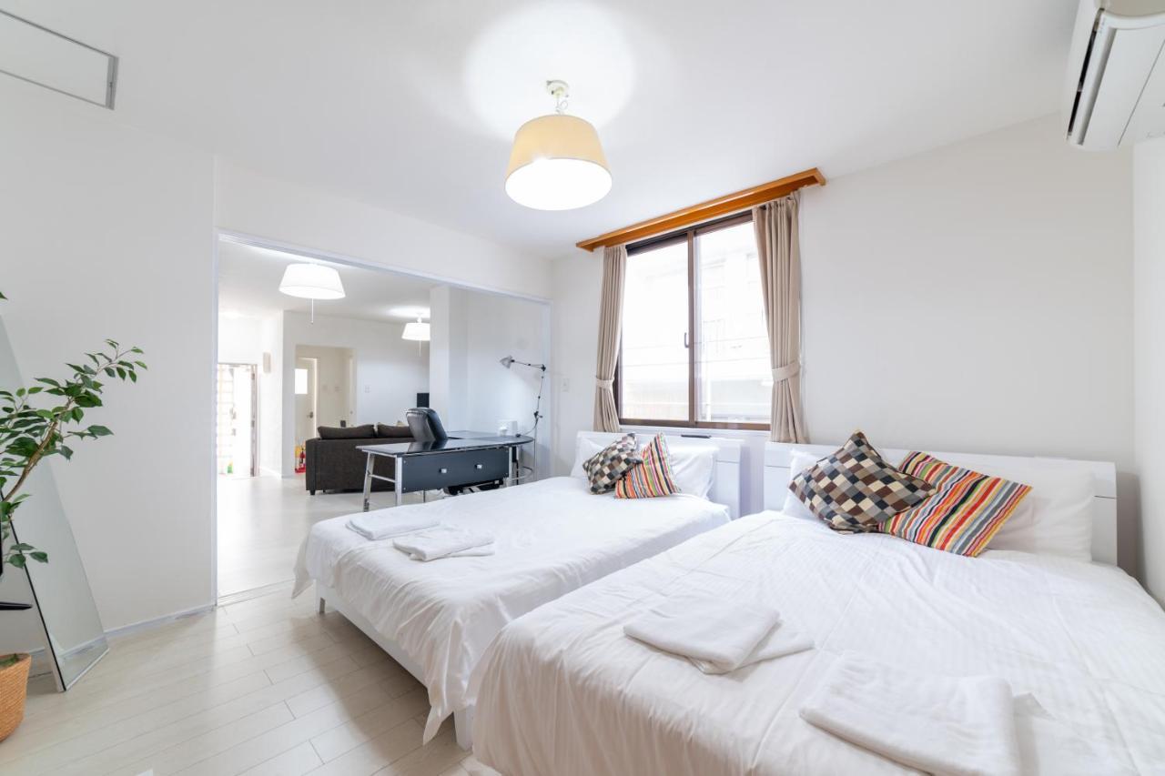 Izumisaki Terrace402 Aparthotel Naha Bagian luar foto