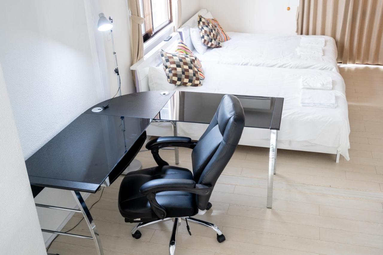 Izumisaki Terrace402 Aparthotel Naha Bagian luar foto